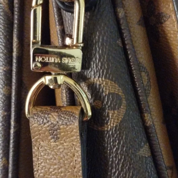 Louis Vuitton Reverse Monogram Pochette Metis - Picture 5 of 16